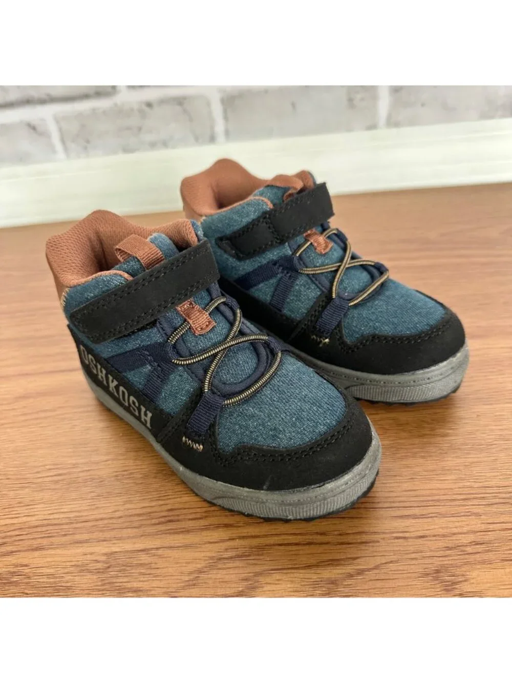 ❤️OshKosh Boys Shoes Slip-on Hi School Boots Sneaker Sz 6 easy-on Hook-loop Blue